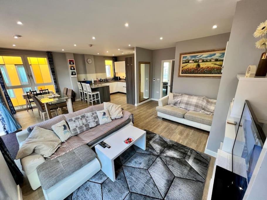 Luxury 5* Penthouse Greenwich Sleep 9 With Parking Londra